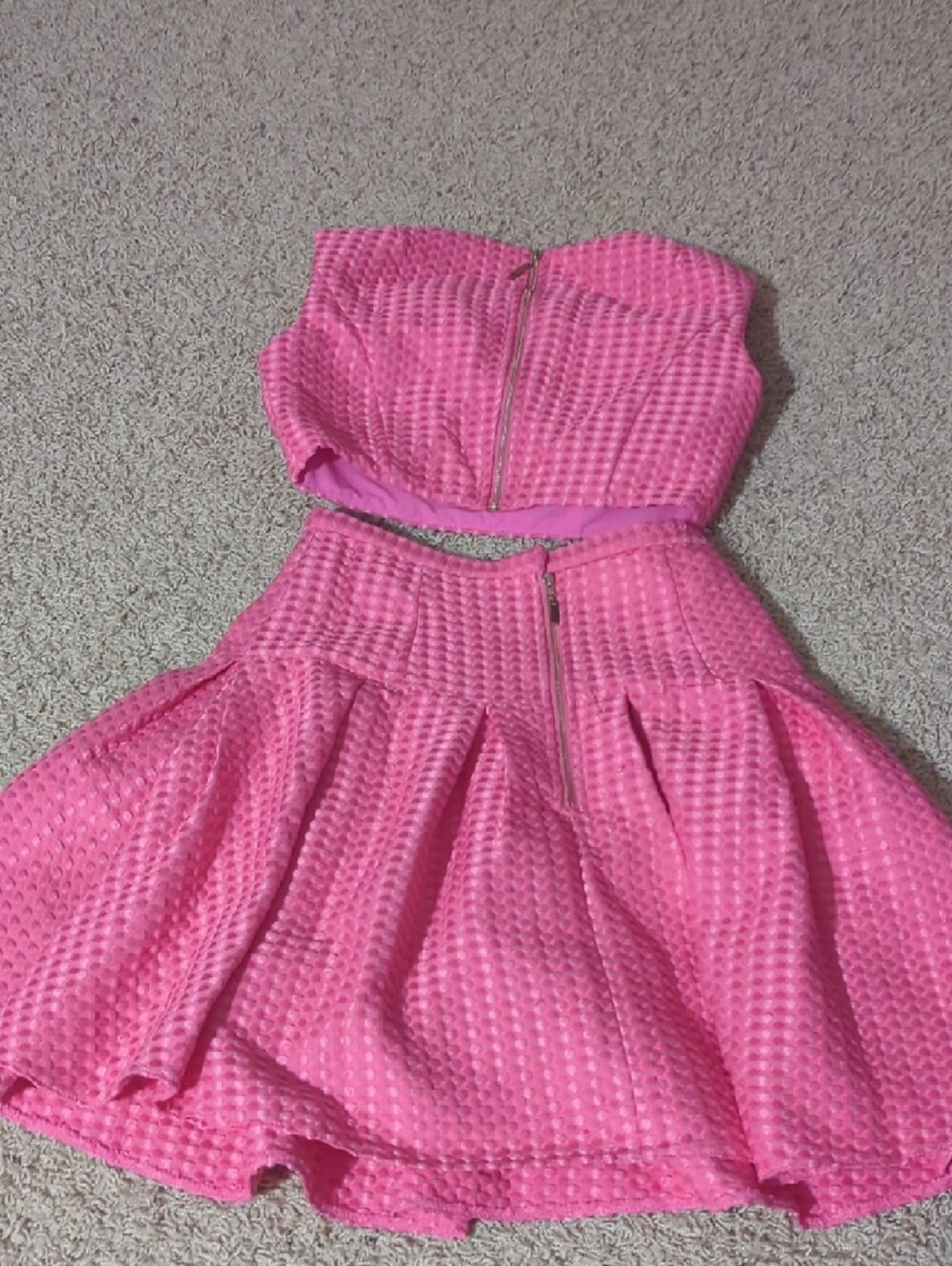 Mac Duggal Pink Textured High-Waist Pleated Skirt And Top Set - Picture 5 of 5